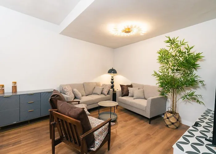 La Palomilla 아파트 *